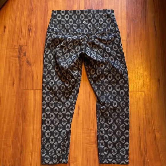 Lululemon athletic pants - Picture 2 of 4